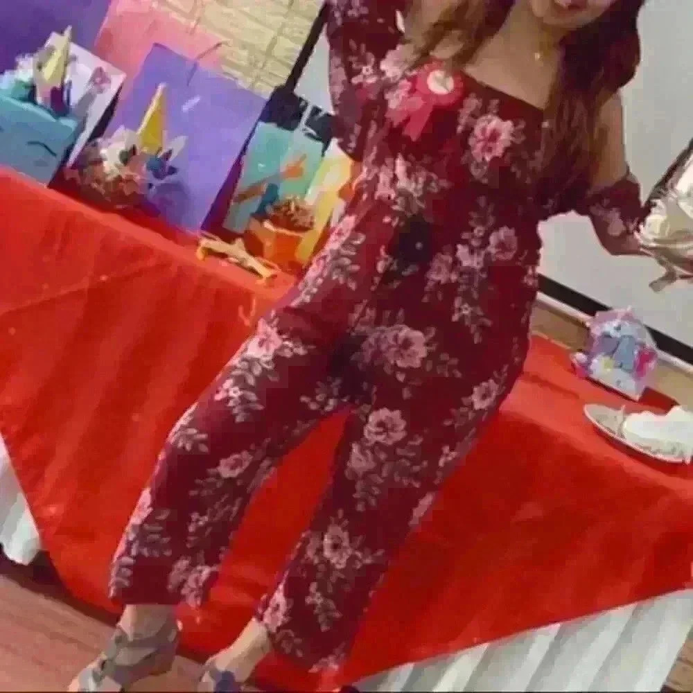 Ruffled Floral shoulder Jumpsuit - Picture 3 of 4